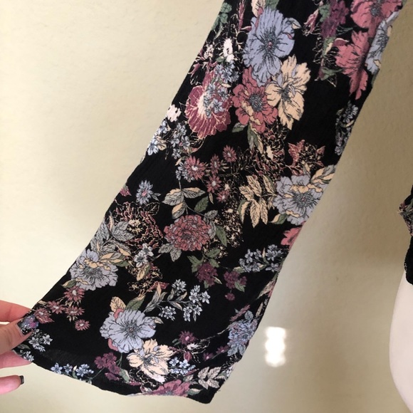 American Rag black floral long sleeve blouse - Picture 5 of 9